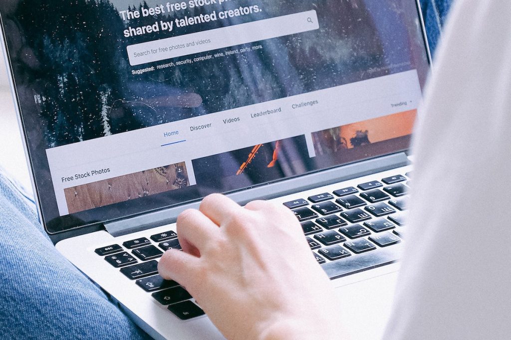 Hosting Website Giá Rẻ: Những Mẹo Hàng Đầu Giúp Bạn Tiết Kiệm Chi Phí 1 big